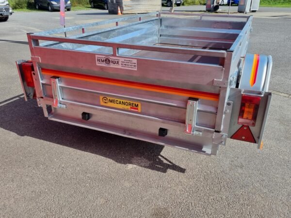 REMORQUE BASCULANTE MECANOREM PRE1001F FREINEE PTAC 800 à 1000KG