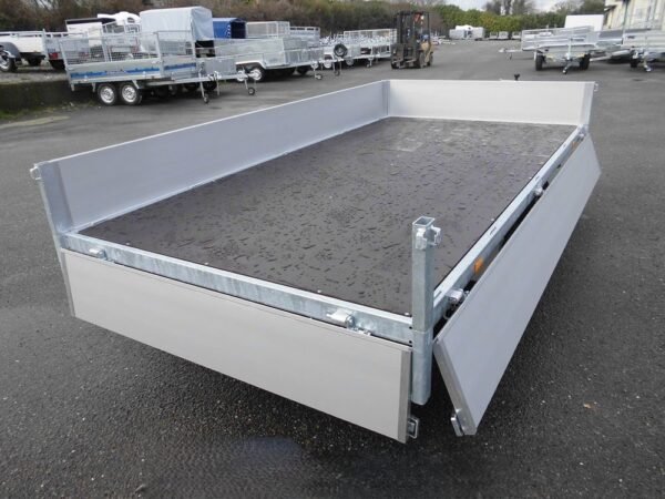 Plateau nu EDUARD 311 x 180 cm – PTAC : 1350 kg – Freinée